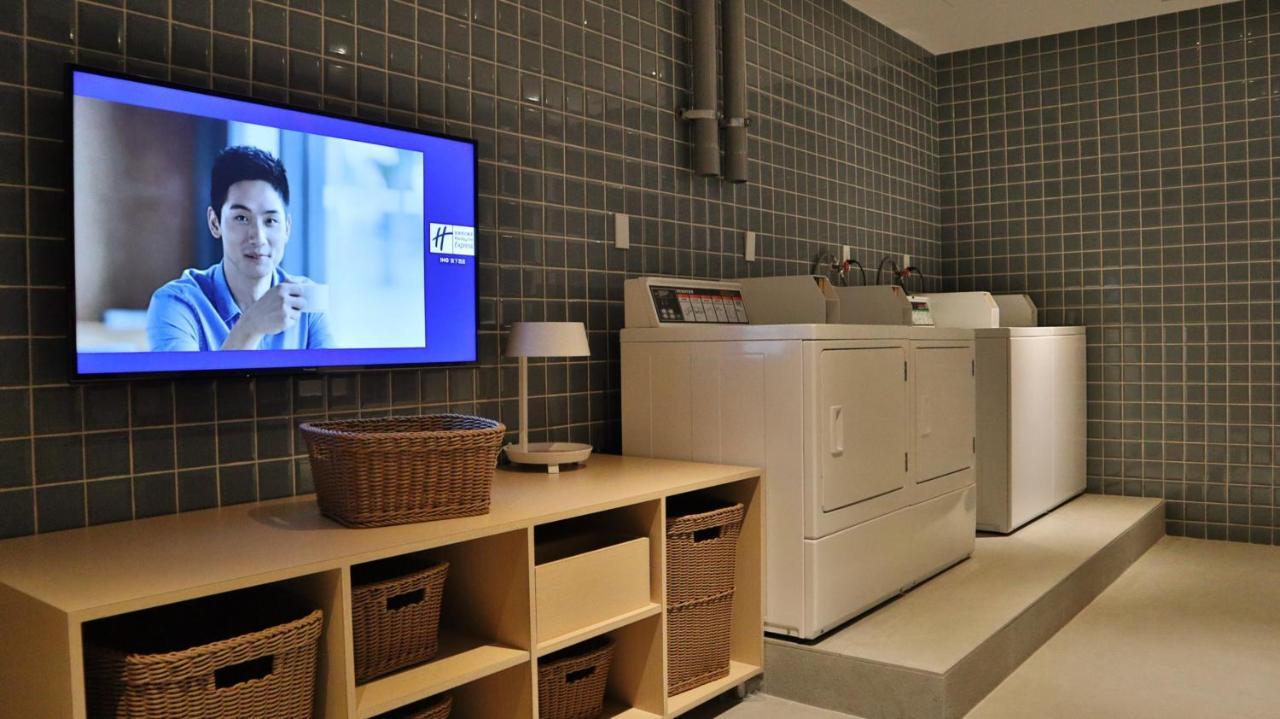 Holiday Inn Express Taichung Fengchia By Ihg מראה חיצוני תמונה