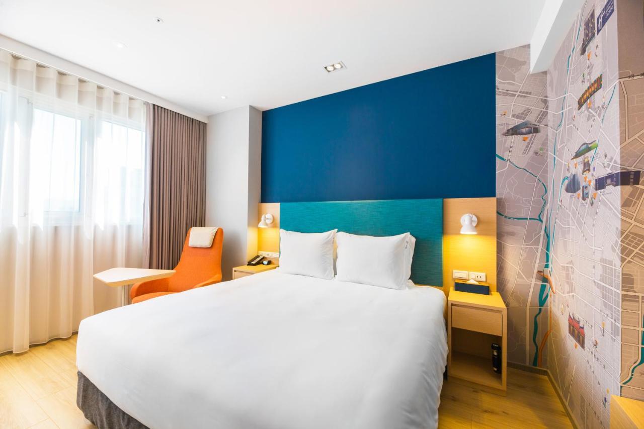 Holiday Inn Express Taichung Fengchia By Ihg מראה חיצוני תמונה