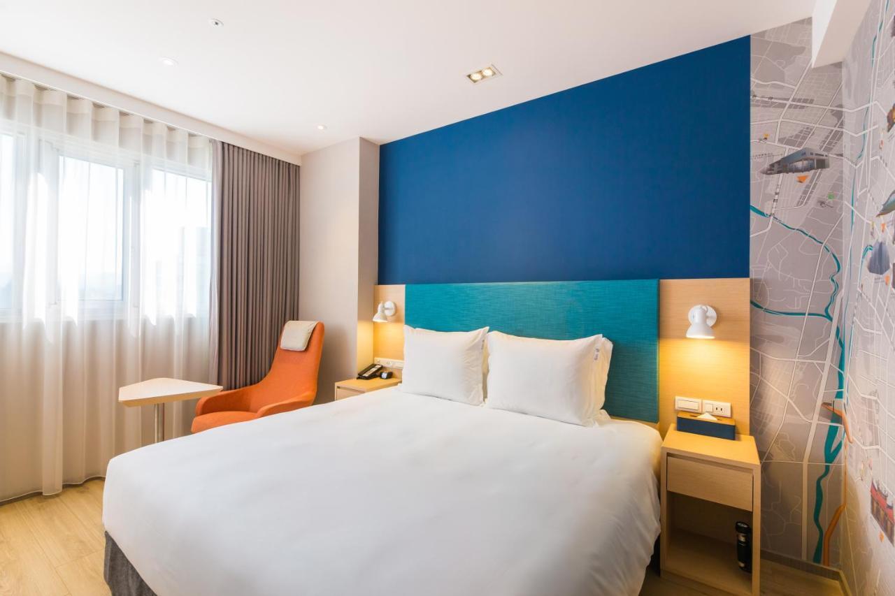 Holiday Inn Express Taichung Fengchia By Ihg מראה חיצוני תמונה