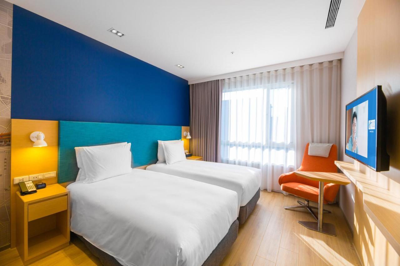 Holiday Inn Express Taichung Fengchia By Ihg מראה חיצוני תמונה