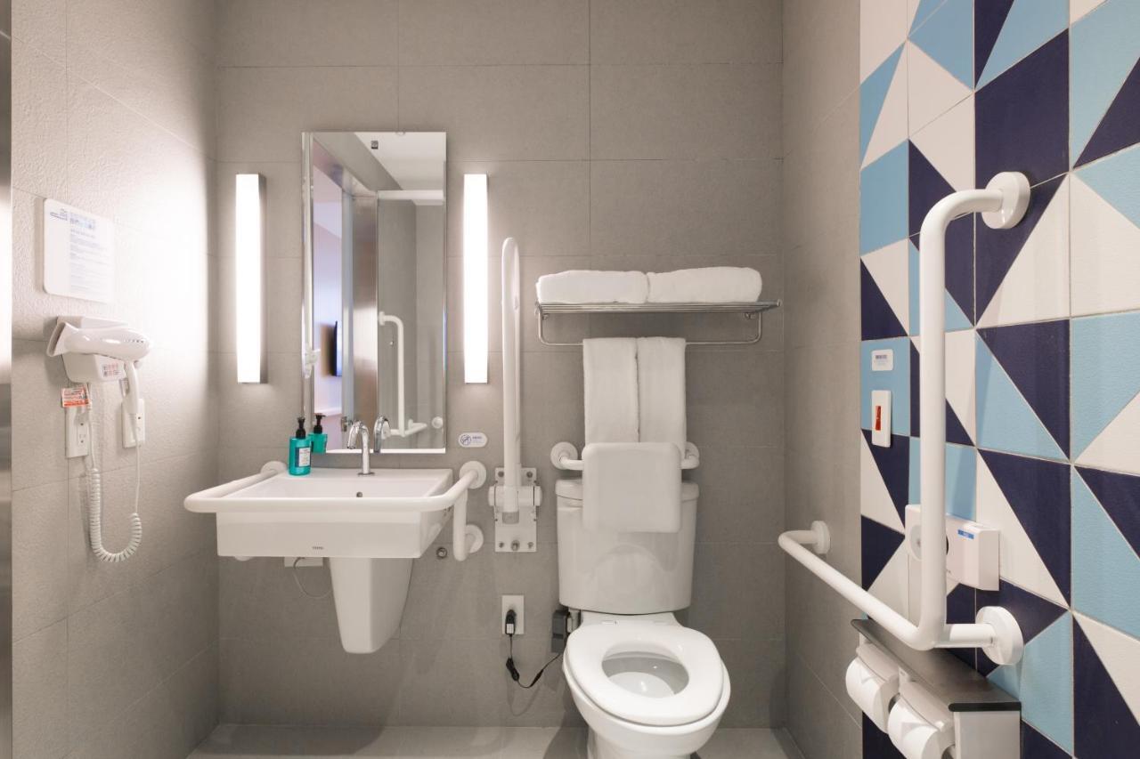 Holiday Inn Express Taichung Fengchia By Ihg מראה חיצוני תמונה